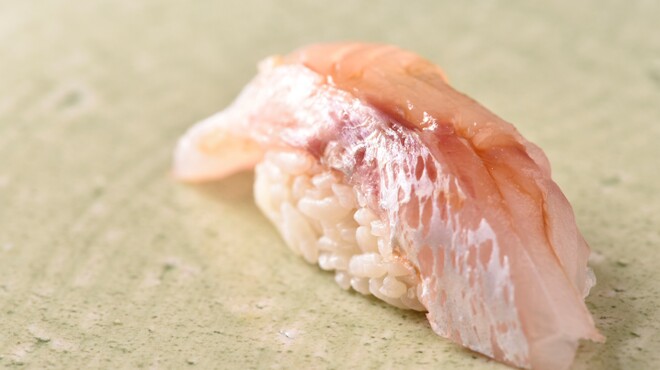 鮨長 - 料理写真:季節にあった食材をその日ごとに取入れております。