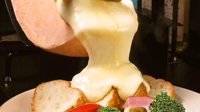 チーズとお肉の個室バル くれいじーグリル - メイン写真: