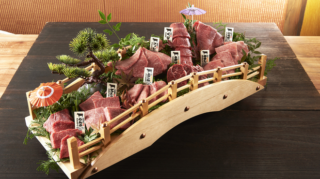 飛び牛出汁焼肉 舌賛 - メイン写真: