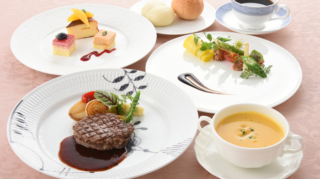 フレンチレストランロジェ - 料理写真:特選ステーキランチ