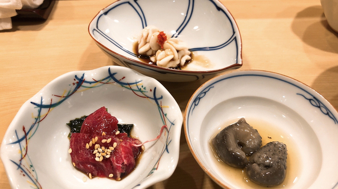 鮨處つの田 - 料理写真:鯨のお肉･近江産のなまこ･鱈の白子ポン酢