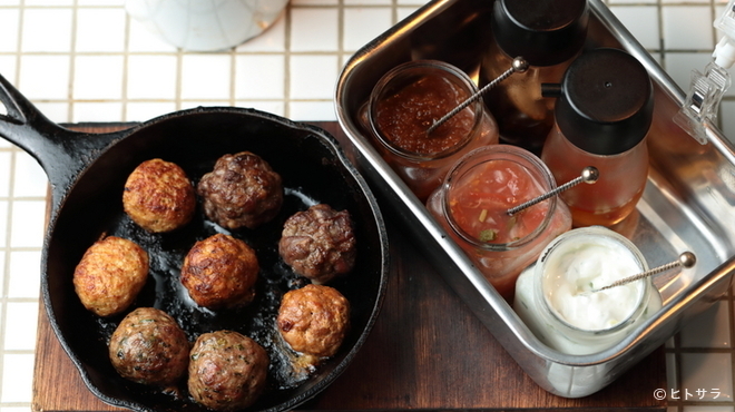 World Meatball Classic - 料理写真:4種類の味を食べ比べ。1〜2名におすすめの『8ボールセット』