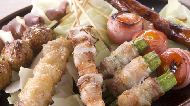 ぶらぶら - 料理写真:焼き鳥盛り合わせ