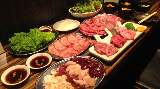 肉ばんざい 新宿 新宿御苑前 焼肉 食べログ