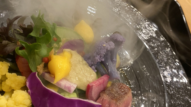 IKOI japanesecuisine - 料理写真:煙が