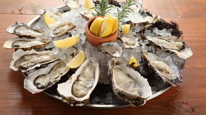 FISH HOUSE OYSTER BAR - メイン写真: