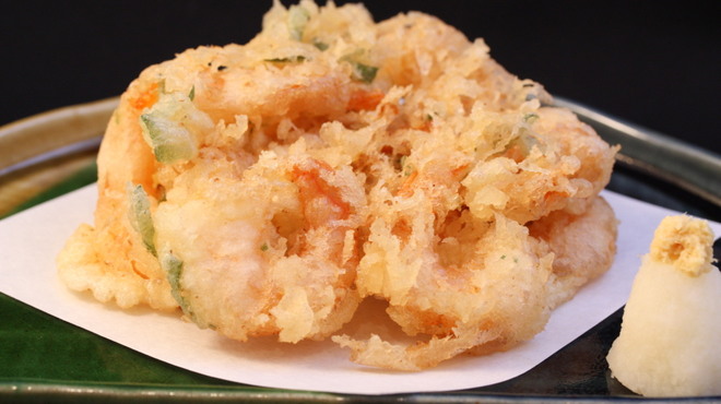 Higashiyama - 料理写真:海老と青菜のかき揚げ　さくっフワっ、で海老はプリプリ