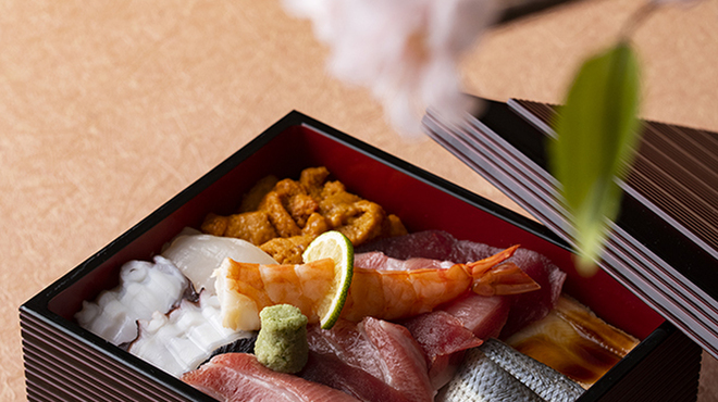 海彦 - 料理写真:特選ちらし重