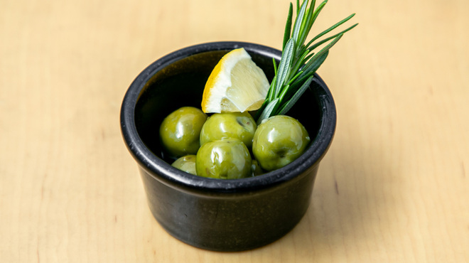 THE RIGOLETTO - 料理写真:オリーブ