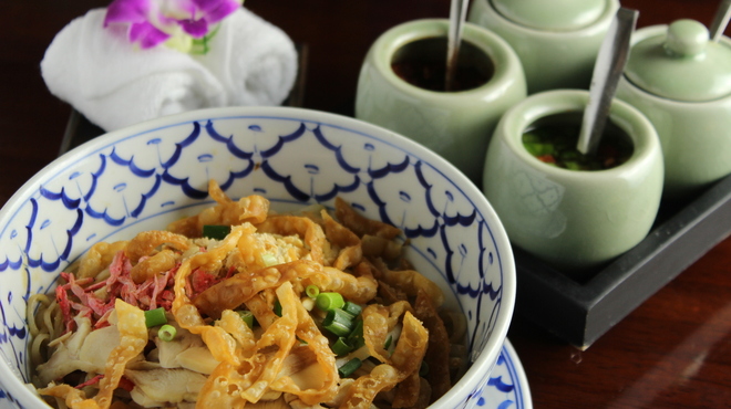 ライカノ - 料理写真:汁なし麺＆調味料