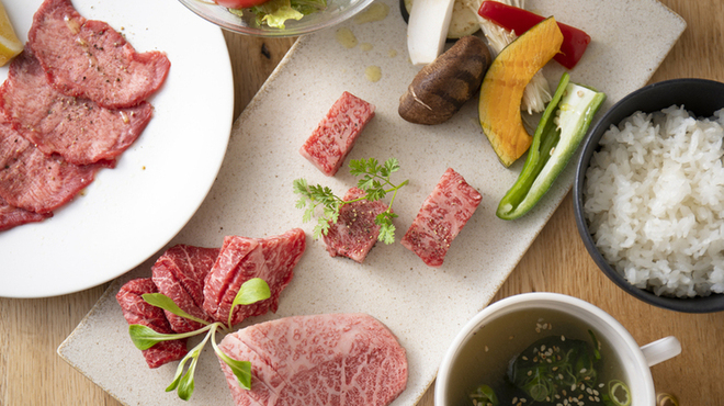 焼肉まる富 - メイン写真: