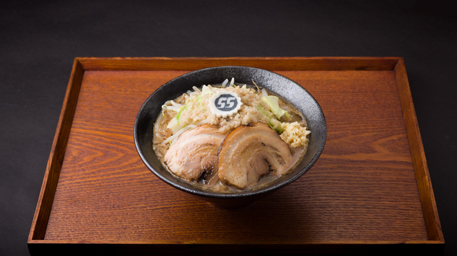 Fujiyama Go Go Middo Rando Ramen Sutando - メイン写真: