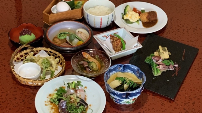 八坂通り 燕楽 - 料理写真:4月のコース料理です
