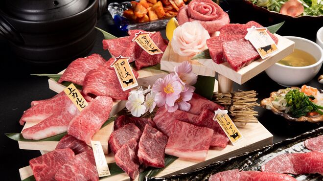 黒毛和牛一頭買い焼肉と炊き立て土鍋ご飯 市場小路 - メイン写真: