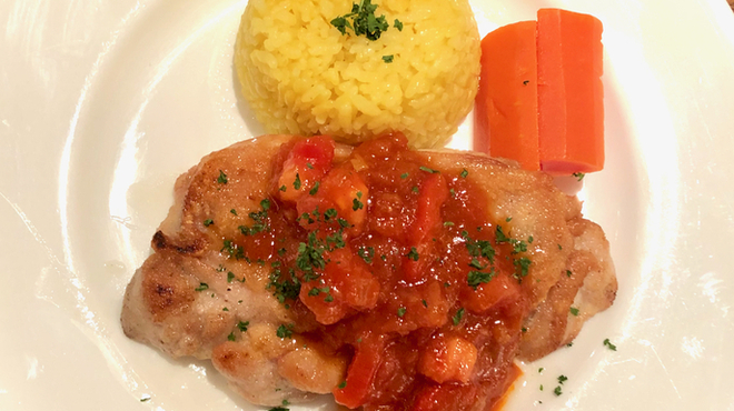 サラファン - 料理写真:4/5~10の週替わりランチ　若鶏のソテー　トマトとパプリカのソース