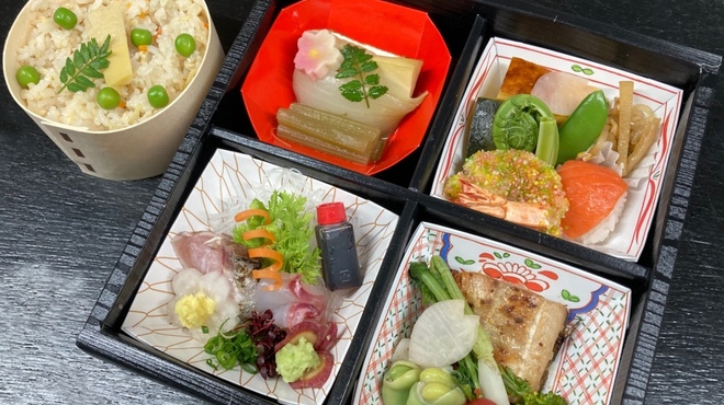 割烹竹万 - 料理写真:松花堂弁当