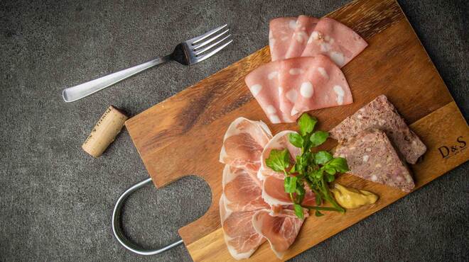 WINEHALL GLAMOUR - メイン写真: