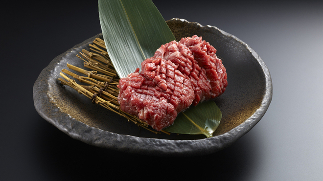 熟成ホルモン・山形牛 炭火焼肉 牛語 - メイン写真:
