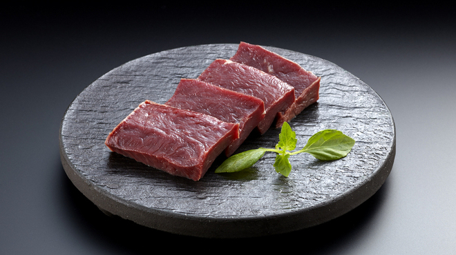 熟成ホルモン・山形牛 炭火焼肉 牛語 - メイン写真: