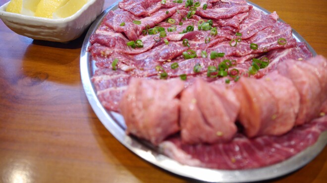 Sumibiyakiniku Iwashige - 料理写真: