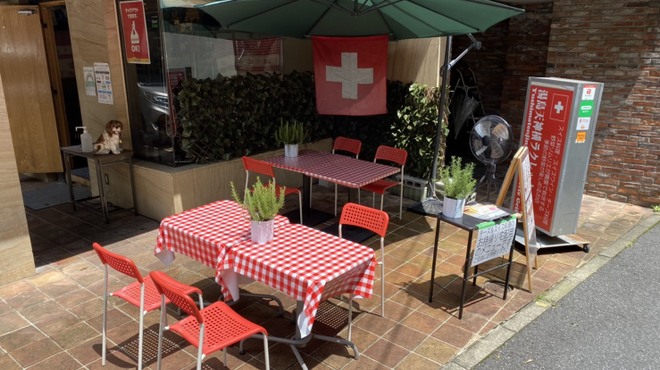 湯島天神横ラクレットグリル スイス料理とスイスワインのお店 - メイン写真: