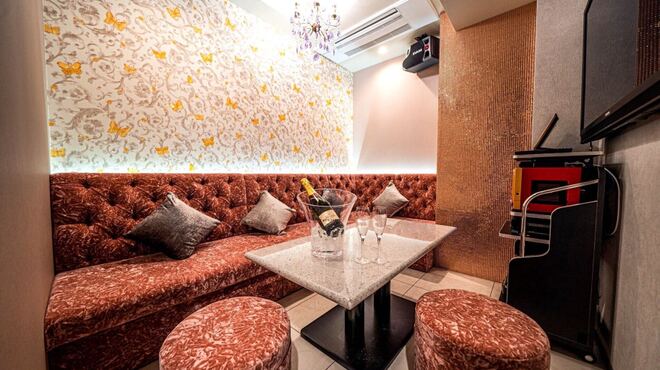 LUXURY BAR PALACE - メイン写真: