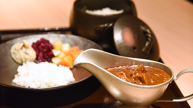 一体感 甘辛カレーと土鍋ごはん 築地 欧風カレー 食べログ
