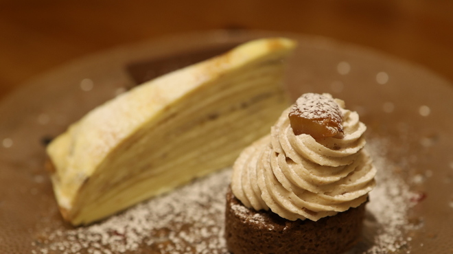 唐草館 - 料理写真:デザート３種盛　その２