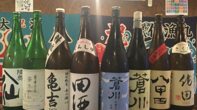 Tsugaru Kaikyou Sengyoten - ドリンク写真:地酒一例