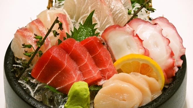 Tori En - 料理写真:【日替わり海鮮刺し】豊洲市場直送の新鮮な刺身盛りです。