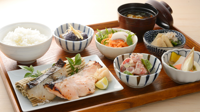 魚とおばんざい 泉士 - メイン写真: