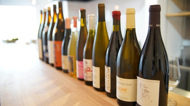 Trois - ドリンク写真:種類豊富なワインや日本酒