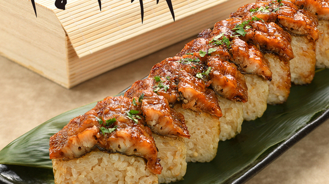 日本料理・鉄板焼 はや瀬 - 料理写真:鱧の棒寿司
