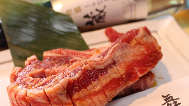 牛舞 ホルモン焼肉酒場 - メイン写真: