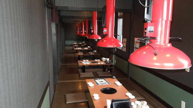 Mangetsu - 内観写真:最大50名様収容　掘りごたつ席の個室も完備