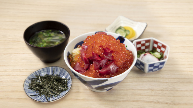 まぐろ 相馬水産 - メイン写真: