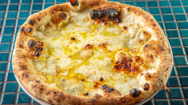 アンティカ ピッツェリア ラジネッロ - 料理写真:クアトロフォルマッジ