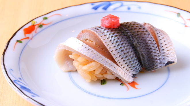 鮨うら山 栄離れ - 料理写真:小肌