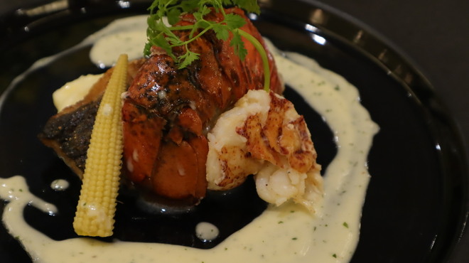 スカーサ - 料理写真:鮮魚とオマール海老のソテー