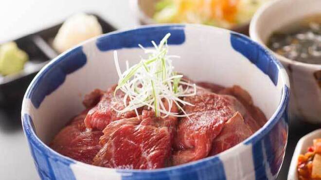 備長炭焼肉としゃぶしゃぶ 仔虎 - メイン写真: