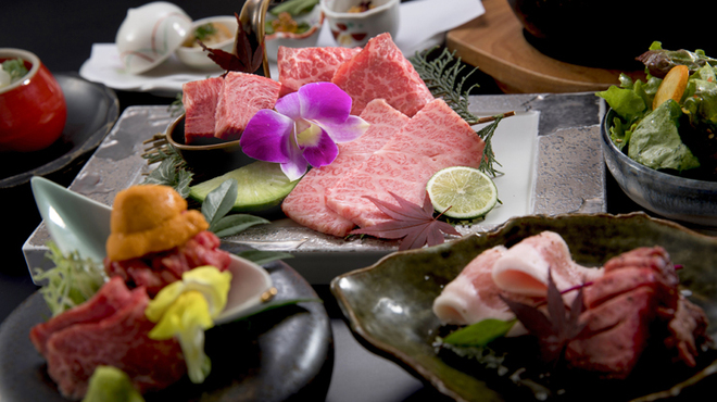牛刺しと焼肉 仔虎 - 料理写真: