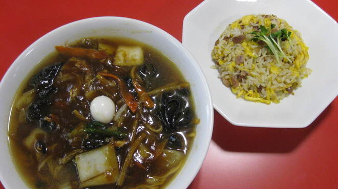 空港ラーメン 天鳳 - 料理写真:「天鳳麺と半チャーハンのセット」１，２００円