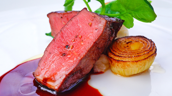 ジョルオーネ - 料理写真:メインに牛フィレ肉もお選びいただけます。