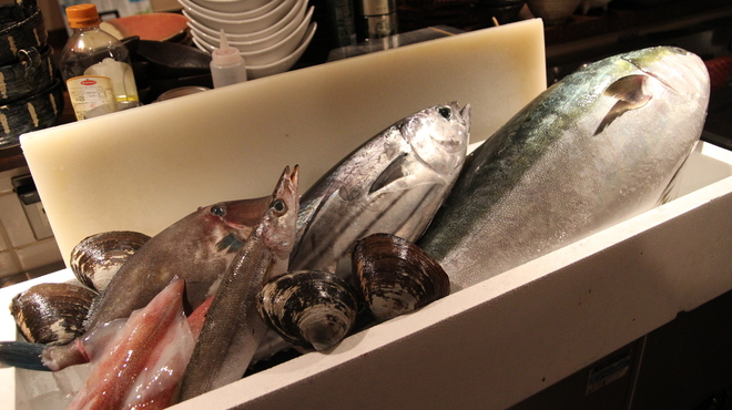 ごうにい - 料理写真:その日船橋市場から買い付けた新鮮な魚