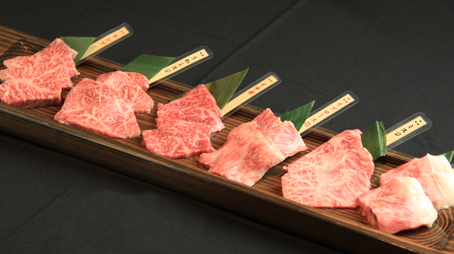 Hidagyu U Ittougai Yakiniku Akariya - メイン写真: