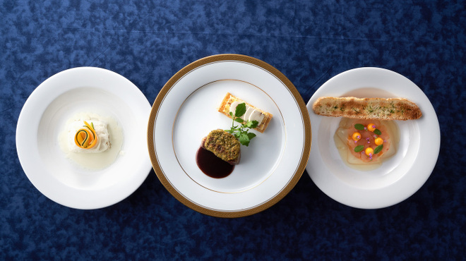 フランス料理レストラン ベルビュー - 料理写真:季節毎に代わるフルコース