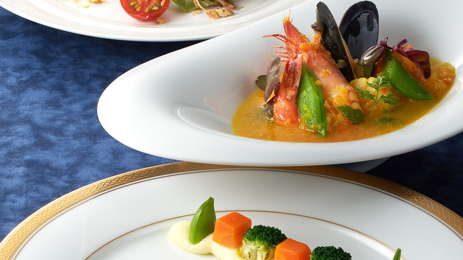 フランス料理レストラン ベルビュー - 料理写真:カジュアルなハーフコースもご用意