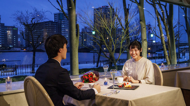 フランス料理レストラン ベルビュー - 料理写真:お祝いのシーンにも