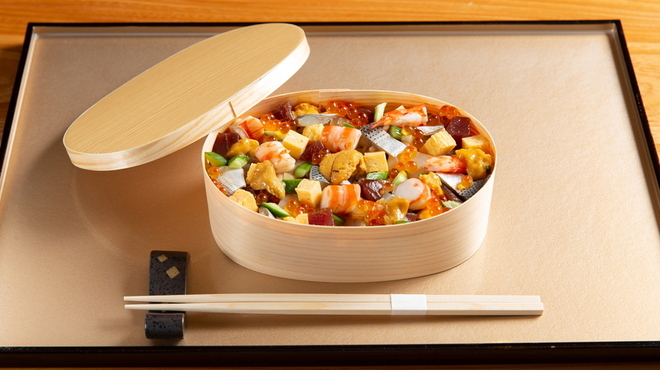 鮨 瑞穂 - 料理写真:バラちらし