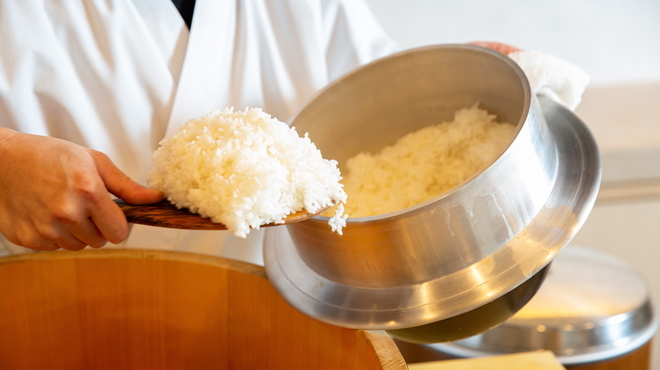 鮨 瑞穂 - 料理写真:こだわりの酢飯